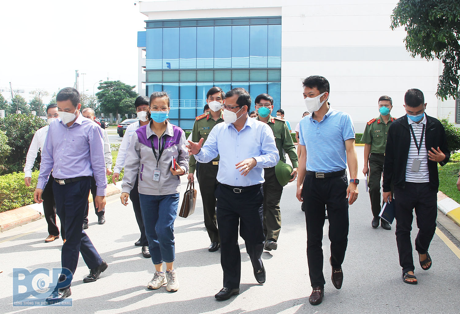 Phó Chủ tịch UBND tỉnh Phan Thế Tuấn: Sàng lọc và quản lý chặt công nhân quay trở lại làm việc