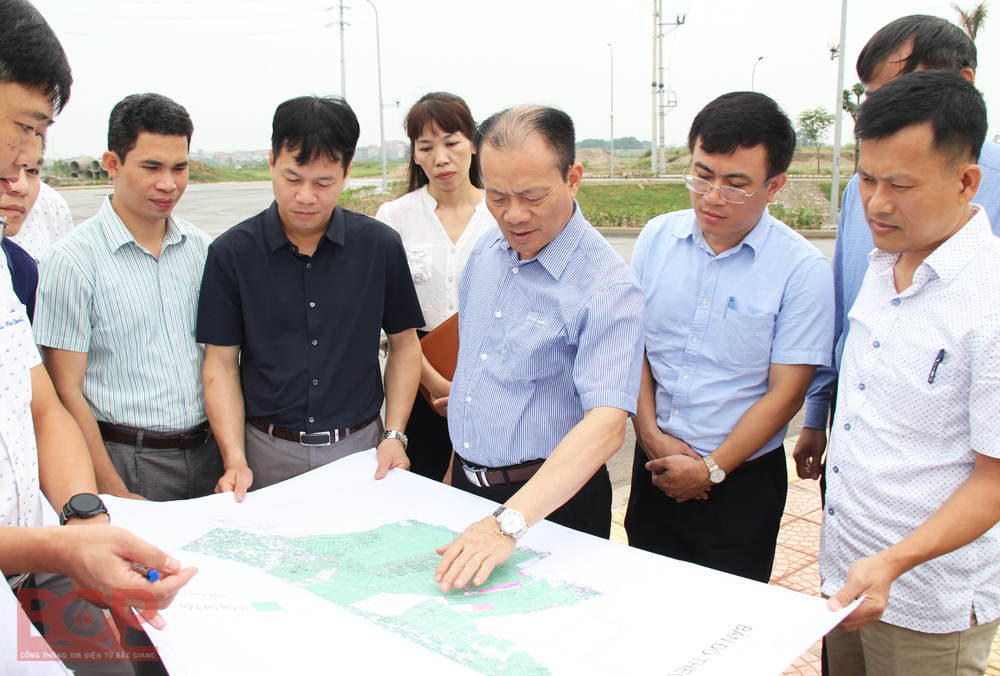 Tập trung giải phóng mặt bằng, xây dựng hạ tầng Khu công nghiệp Hòa Phú